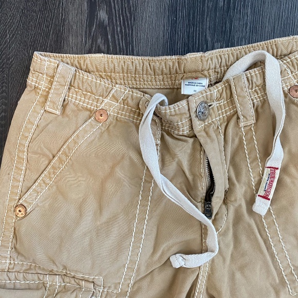 True Religion Cargo Shorts - Picture 3 of 4